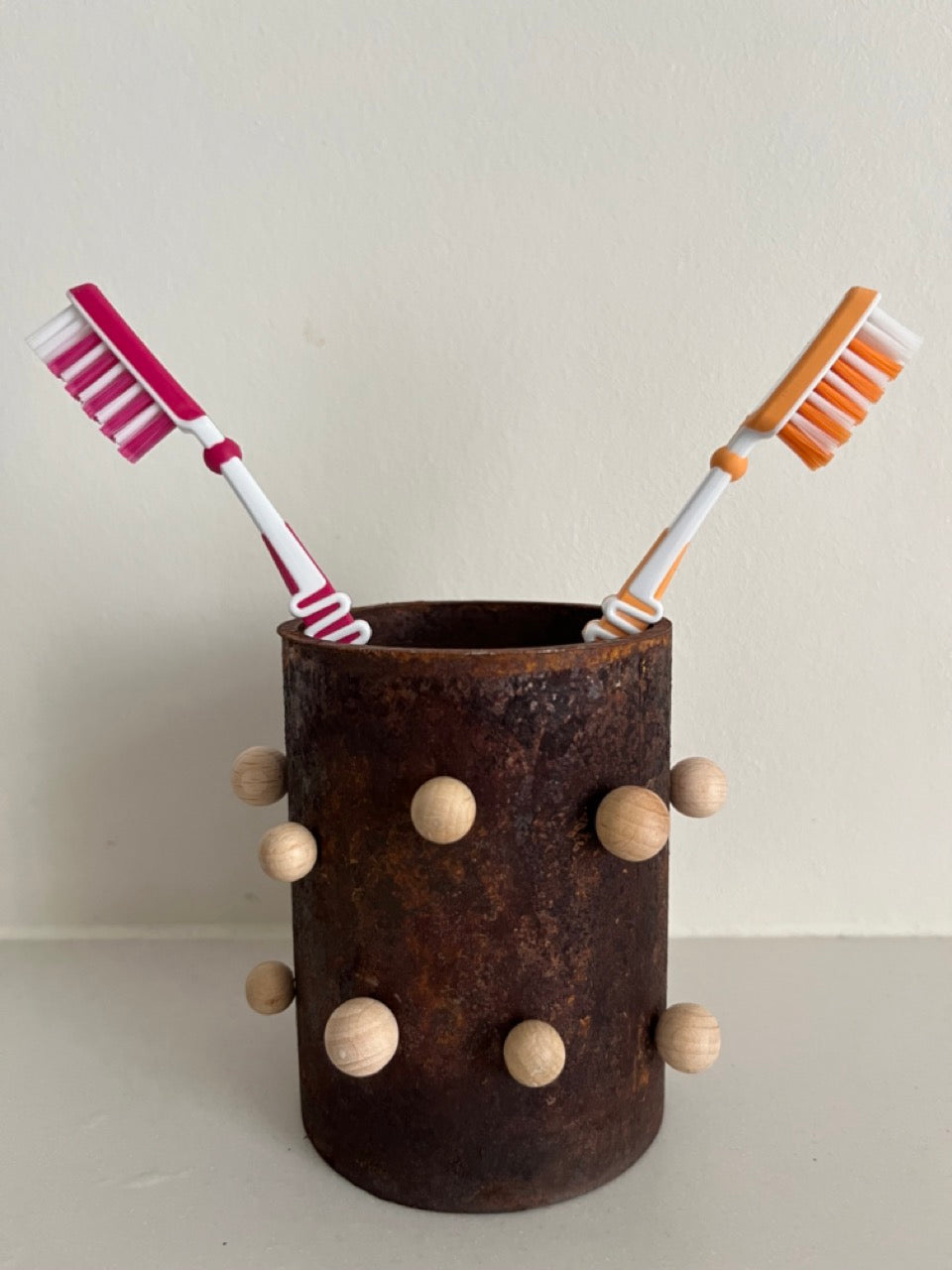 Tandenborstelhouder Totem – Een Frisse Start met Symboliek en Design