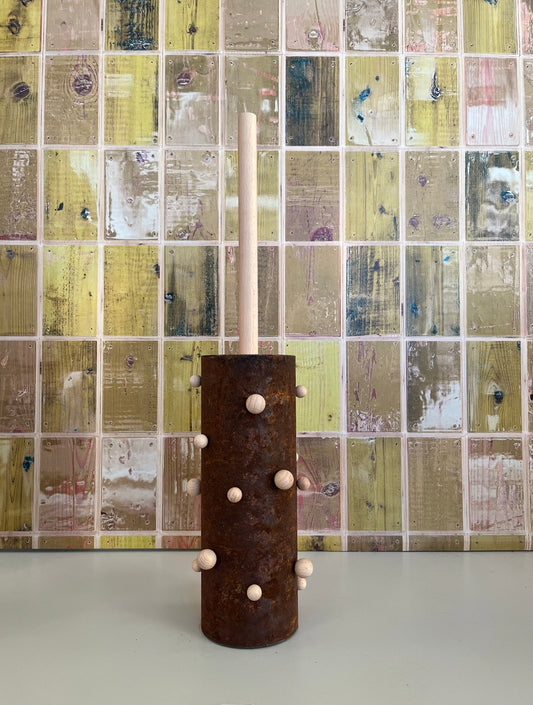 Toiletborstelhouder Totem – Symboliek en Schoonheid in één